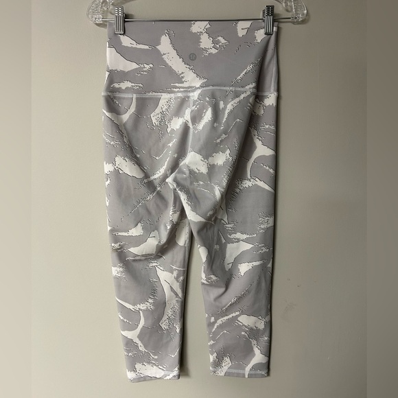 Lululemon Wunder Under HR Crop 21” FLux Leggings - Picture 2 of 3